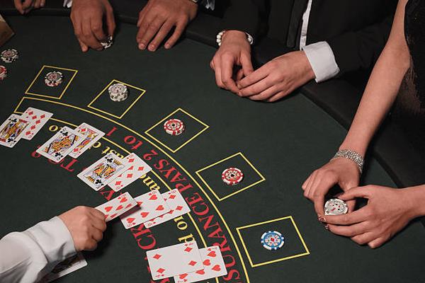 Key Differences Between Popular casinos en ligne Platforms